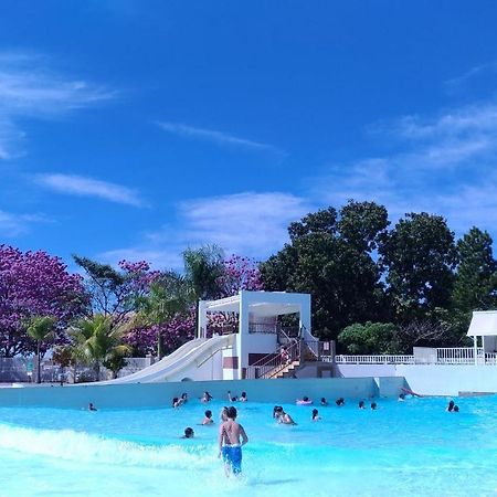 Thermas Lacqua Diroma Com Piscina De Ondas Gratis 24Horas Caldas Novas Kültér fotó