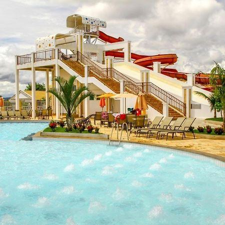 Thermas Lacqua Diroma Com Piscina De Ondas Gratis 24Horas Caldas Novas Kültér fotó