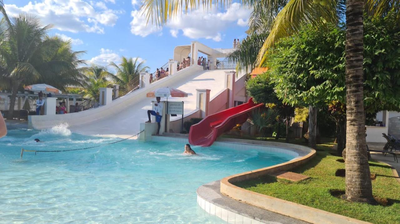 Thermas Lacqua Diroma Com Piscina De Ondas Gratis 24Horas Caldas Novas Kültér fotó