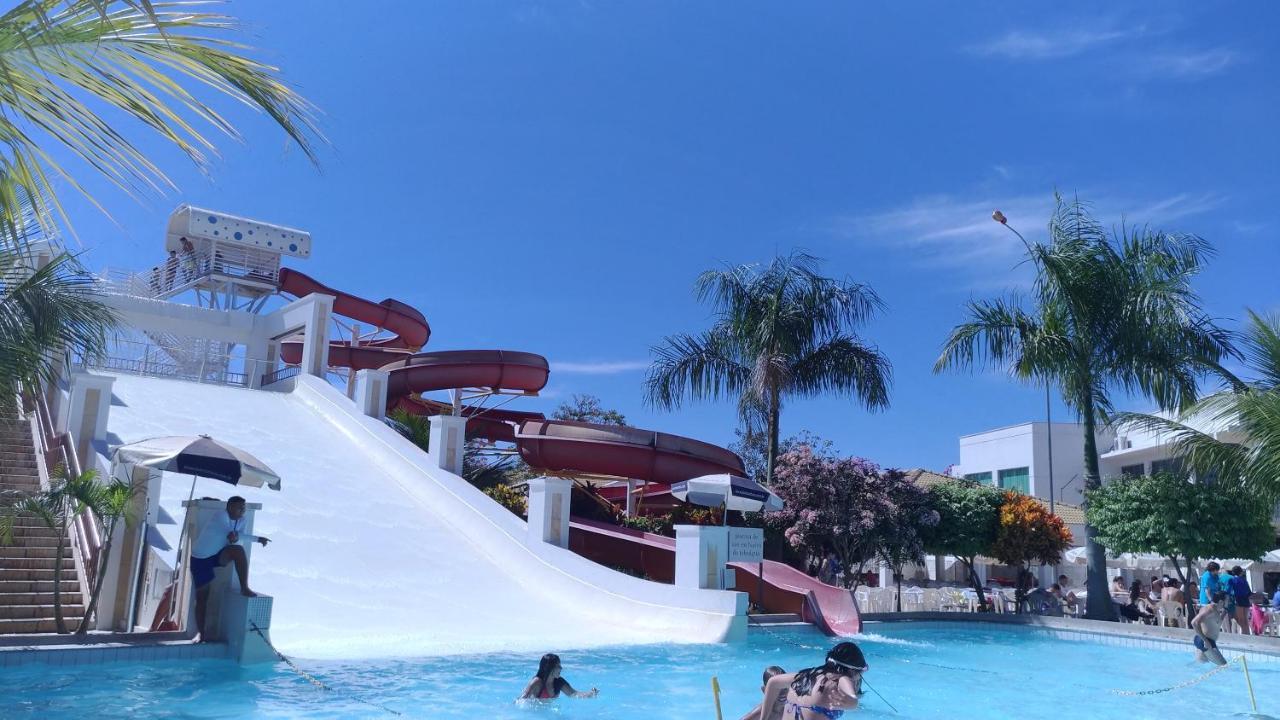 Thermas Lacqua Diroma Com Piscina De Ondas Gratis 24Horas Caldas Novas Kültér fotó