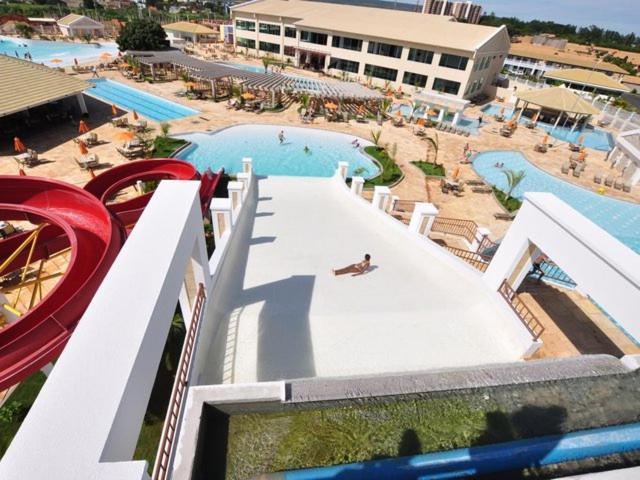 Thermas Lacqua Diroma Com Piscina De Ondas Gratis 24Horas Caldas Novas Kültér fotó