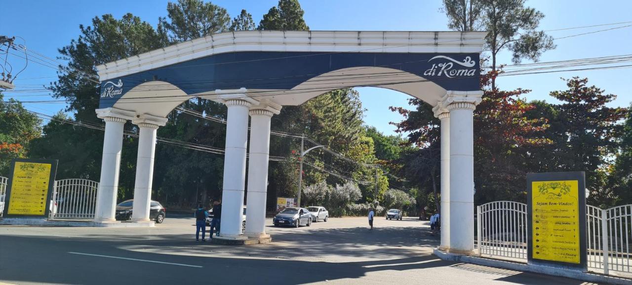 Thermas Lacqua Diroma Com Piscina De Ondas Gratis 24Horas Caldas Novas Kültér fotó