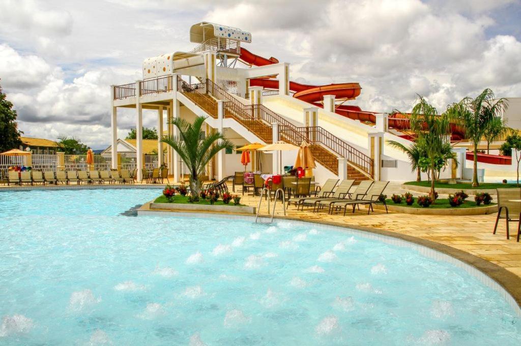 Thermas Lacqua Diroma Com Piscina De Ondas Gratis 24Horas Caldas Novas Kültér fotó